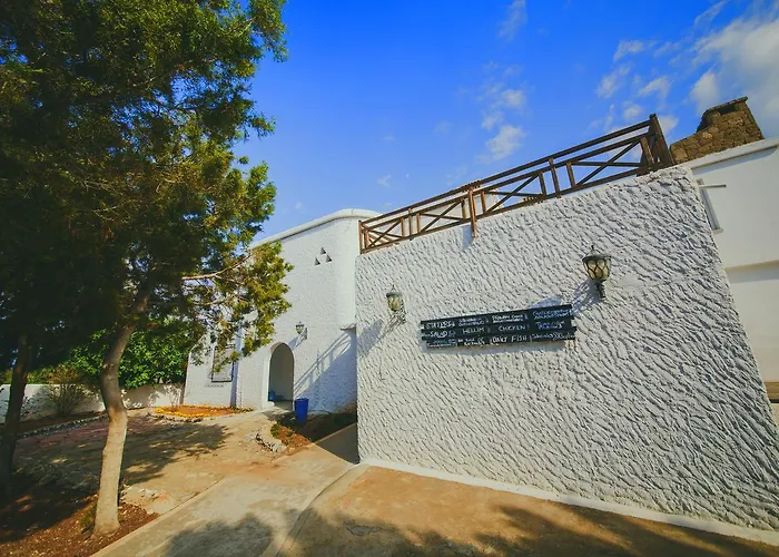 Hotel Jasmine Court Hotel Central Kyrenia Seafront Location ! 4*