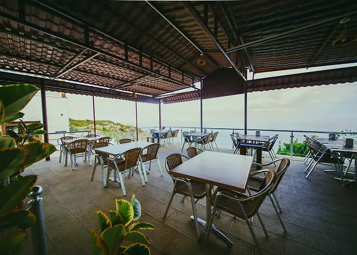 ホテル Jasmine Court Hotel Central Kyrenia Seafront Location ! キレニア