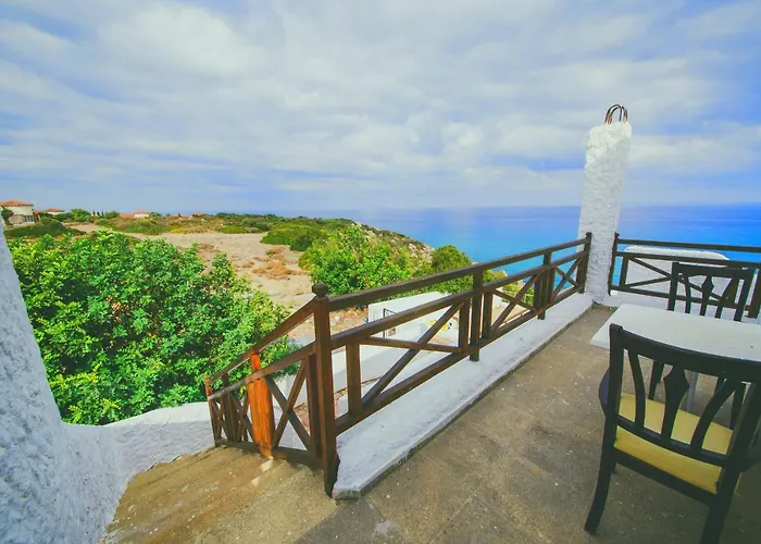 Jasmine Court Hotel Central Kyrenia Seafront Location ! ホテル 4*